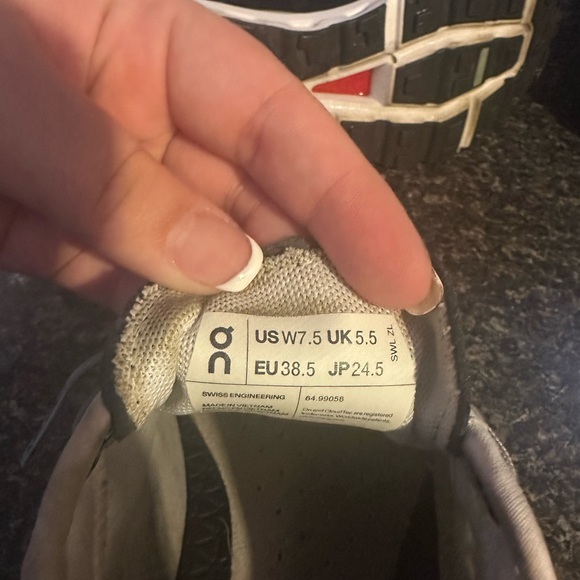 On clouds - Picture 3 of 3